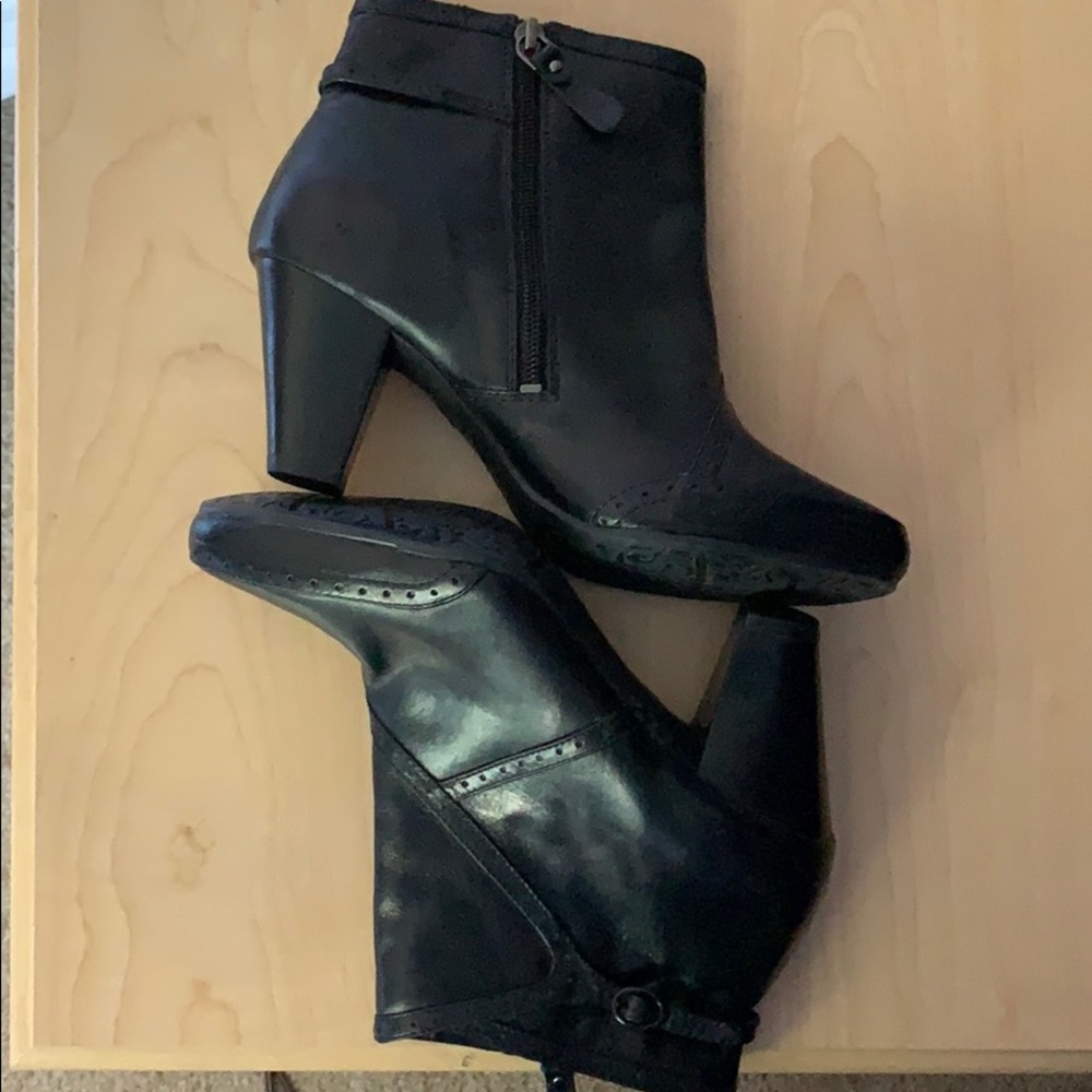 Ladies Clark’s  Booties